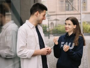 Matthias Trost und Bernadette Rauscher im Gespräch