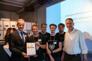 Das Team von Evolonic bei der Verleihung des Hochsprung-Award 2023