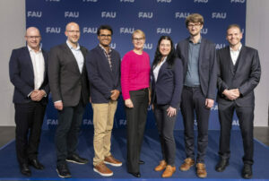 Habilitationspreisträgerinnen und -preisträger 2023 mit VP-R Prof. Schett; Foto: FAU/Iannicelli