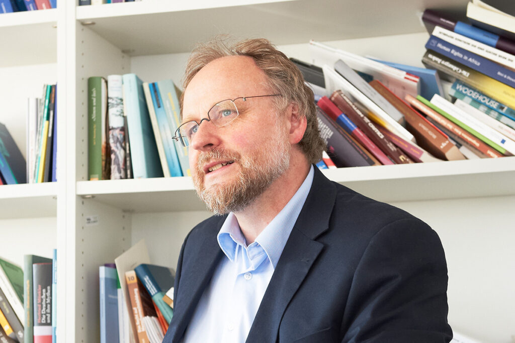 Prof. Dr. Heiner Bielefeldt vom Lehrstuhl für Menschenrechte und Menschenrechtspolitik der Friedrich-Alexander-Universität Erlangen-Nürnberg