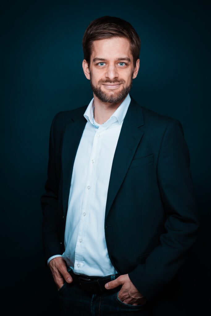Porträt von Dr. Lars Lott.