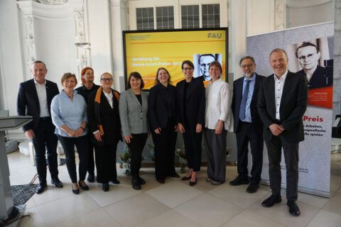 From left to right: Regional Bishop Christian Kopp (Evangelical Lutheran Church in Bavaria), Senior Church Councillor Dr. Kristin Bergmann (Head of the EKD's Equal Opportunities Unit), jury member Prof. Dr. Ute Gause (Ruhr University Bochum), jury member Prof. Dr. Ulrike Auga (Humboldt University Berlin), Naemi Muñoz Perez (junior award winner), Dr. Florence Häneke (main award winner), Prof. Dr. Caroline Teschmer (main award winner), Donate Wagner (junior award winner), Prof. Dr. David du Toit (spokesperson of the Department of Theology), Vice President Prof. Dr. Andreas Hirsch. (Image: LS Practical Theology)