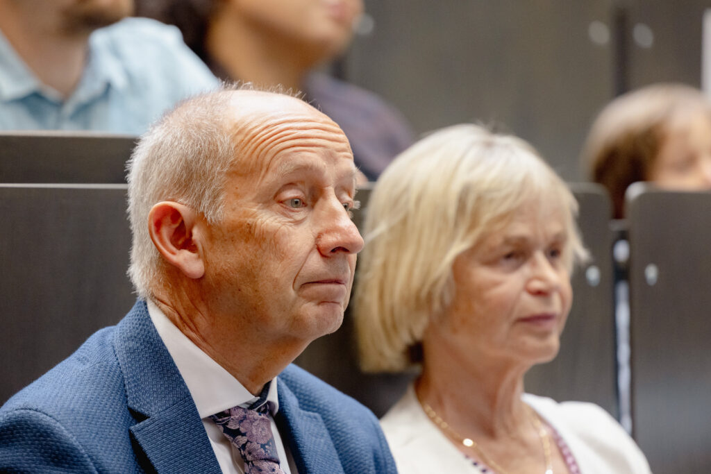 Preisträger Prof. Wolfgang Lück und Gattin Sibylle Lück. Ein älteres Ehepaar, Sybille Lück hat halblanges Haar.