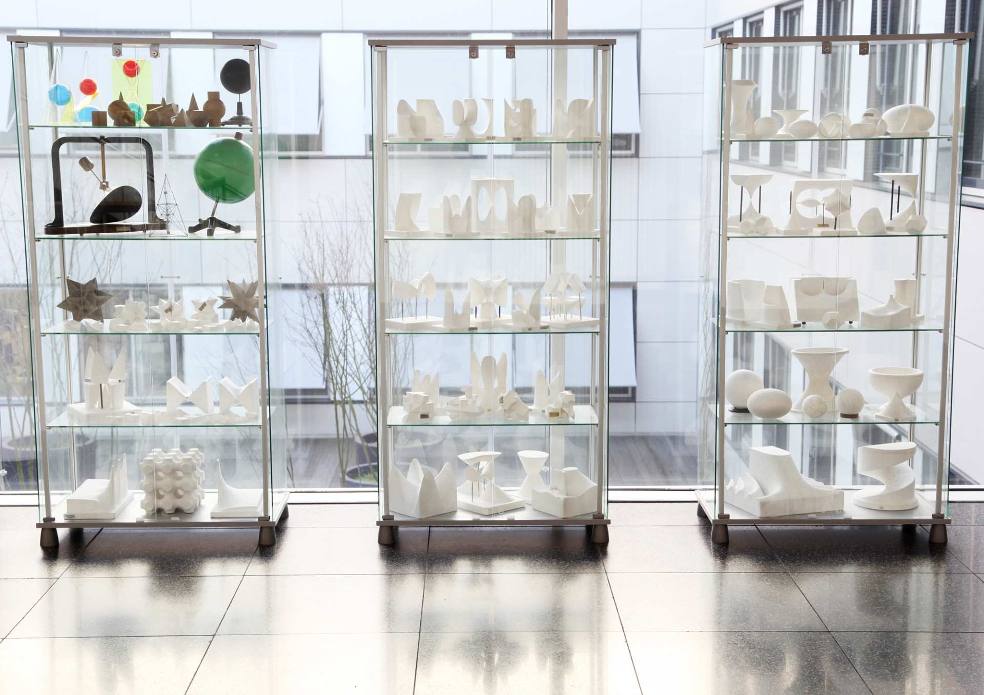 Mathematische Modelle der FAU-Sammlung (Bilder: Georg Pöhlein)