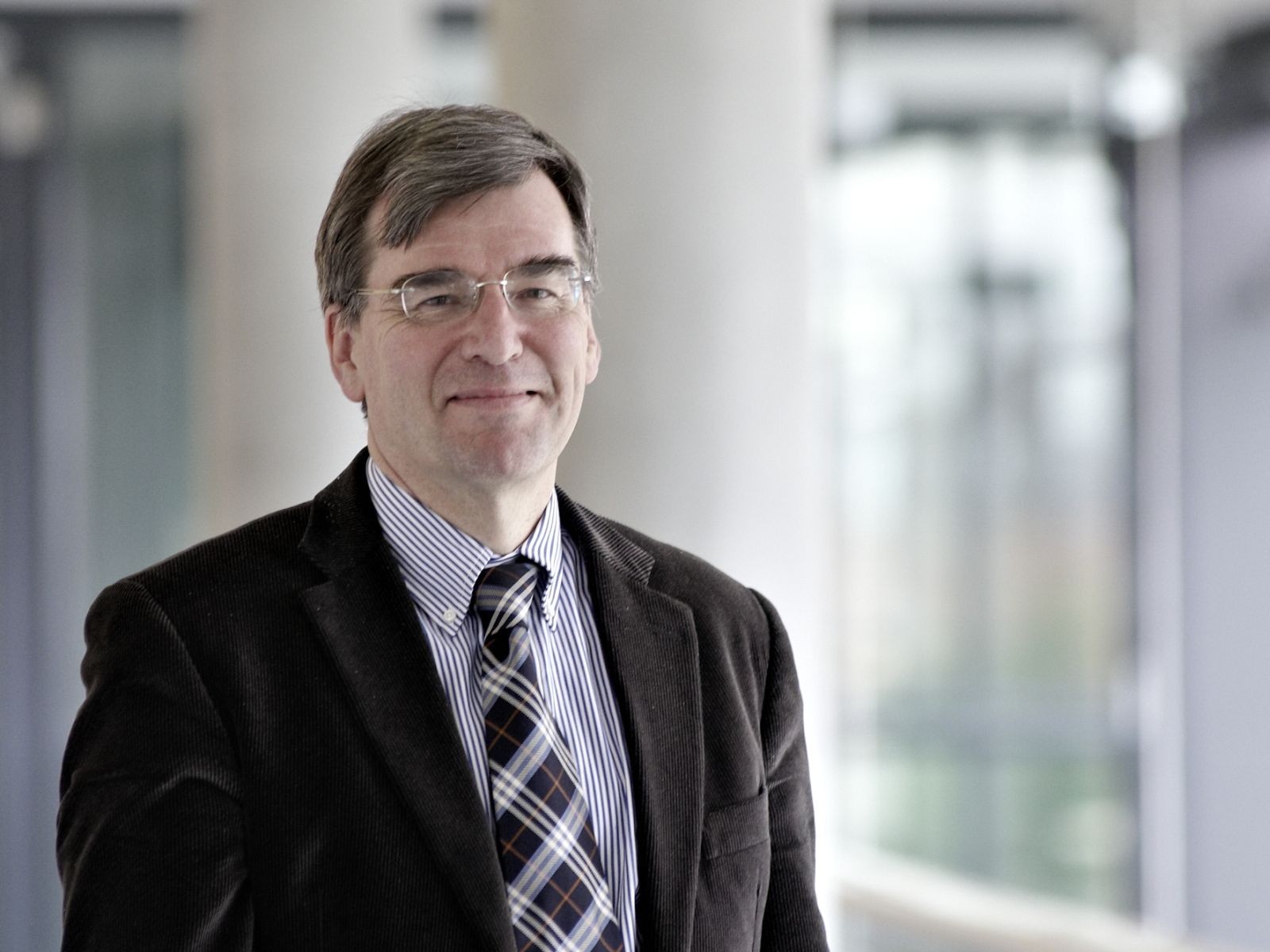 Prof. Dr. Andreas Falke leitet den Lehrstuhl für Auslandswissenschaft an der FAU. (Bild: FAU)