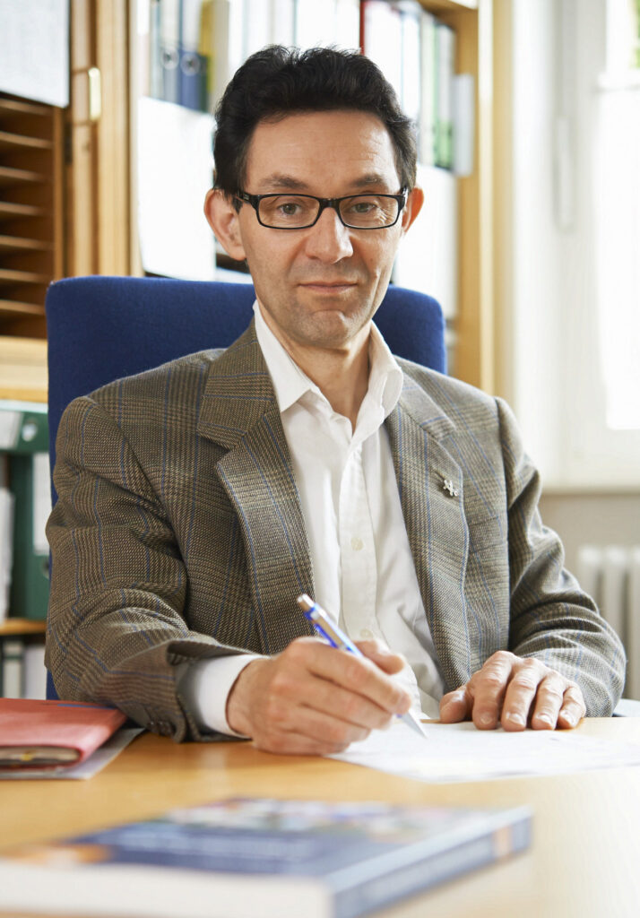 Portrait Prof. Dr. Elmar Gräßel