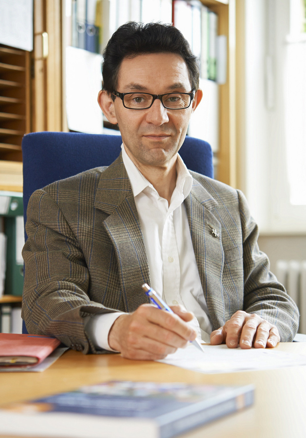 Portrait Prof. Dr. Elmar Gräßel