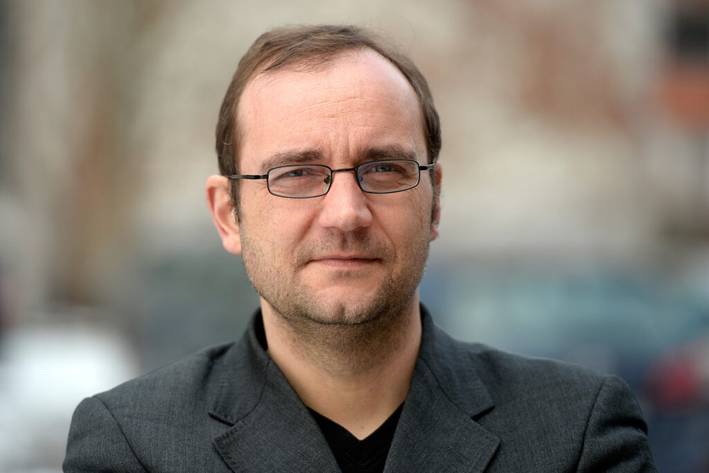 Dr. Sven Grampp wünscht sich, dass die Öffentlich-Rechtlichen in Deutschland in Zukunft mehr mit Serien experimentieren - befürchtet aber, dass es ein Wunsch bleiben wird. (Bild: Harald Sippel)