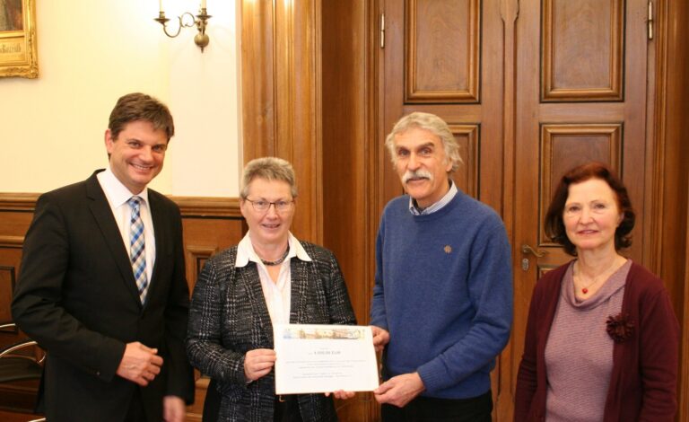 4000 Euro für Flüchtlingsprogramm der FAU übergeben