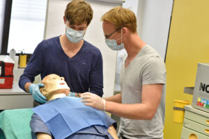 Starke Blutungen in der Mundhöhle sind ein Beispiel für einen Notfall in einer Zahnarztpraxis. (Bild: Universitätsklinikum Erlangen)