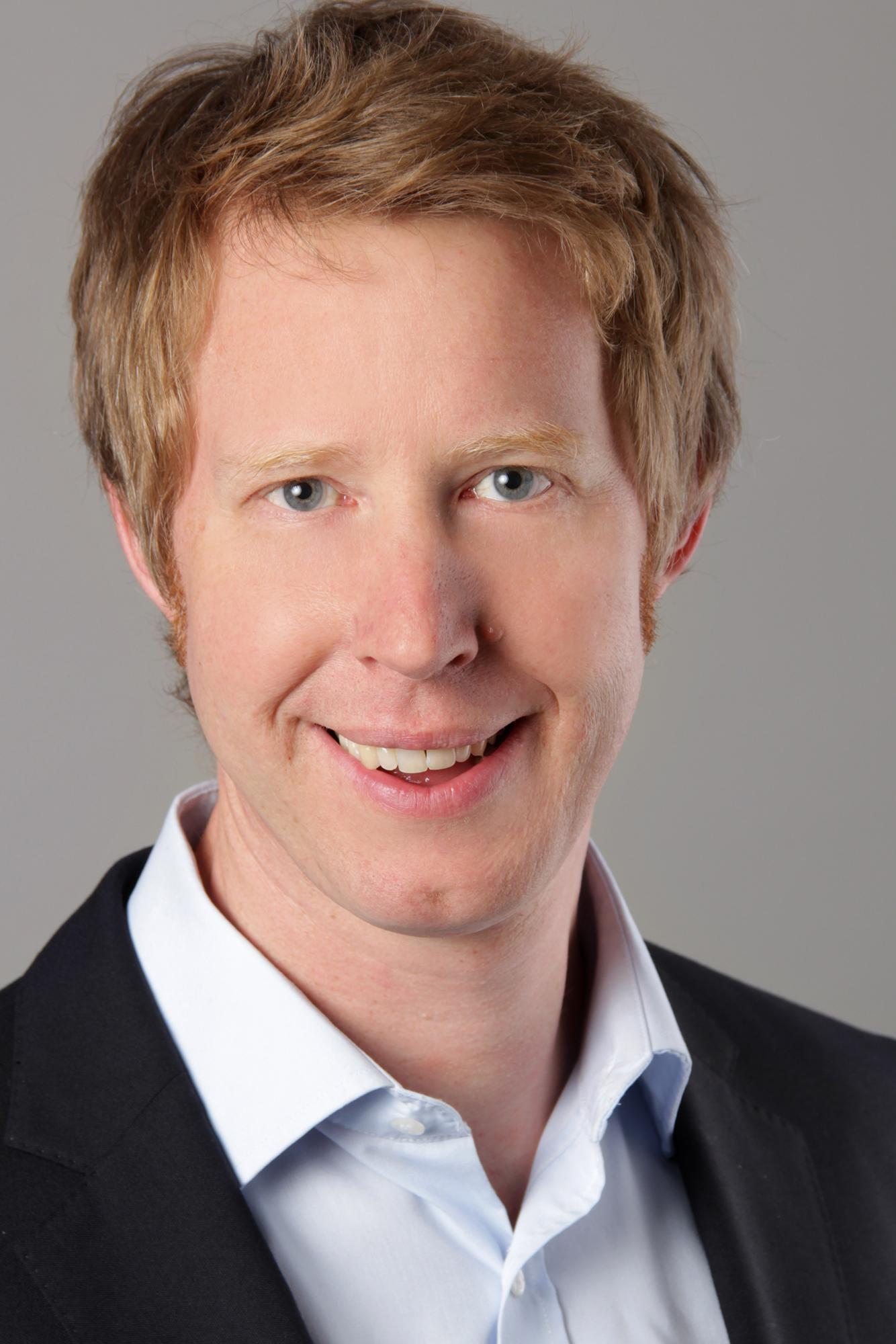 Prof. Dr. Sebastian Kürschner vom FAU-Lehrstuhl für Variationslinguistik und Sprachkontaktforschung. Bild: Bilderfürst Erlangen