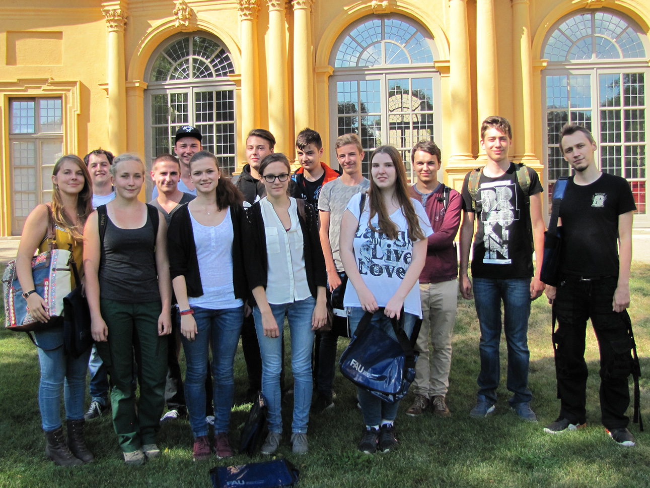 Die FAU-Azubis 2016 (Bild: FAU/Elisabeth Busch)