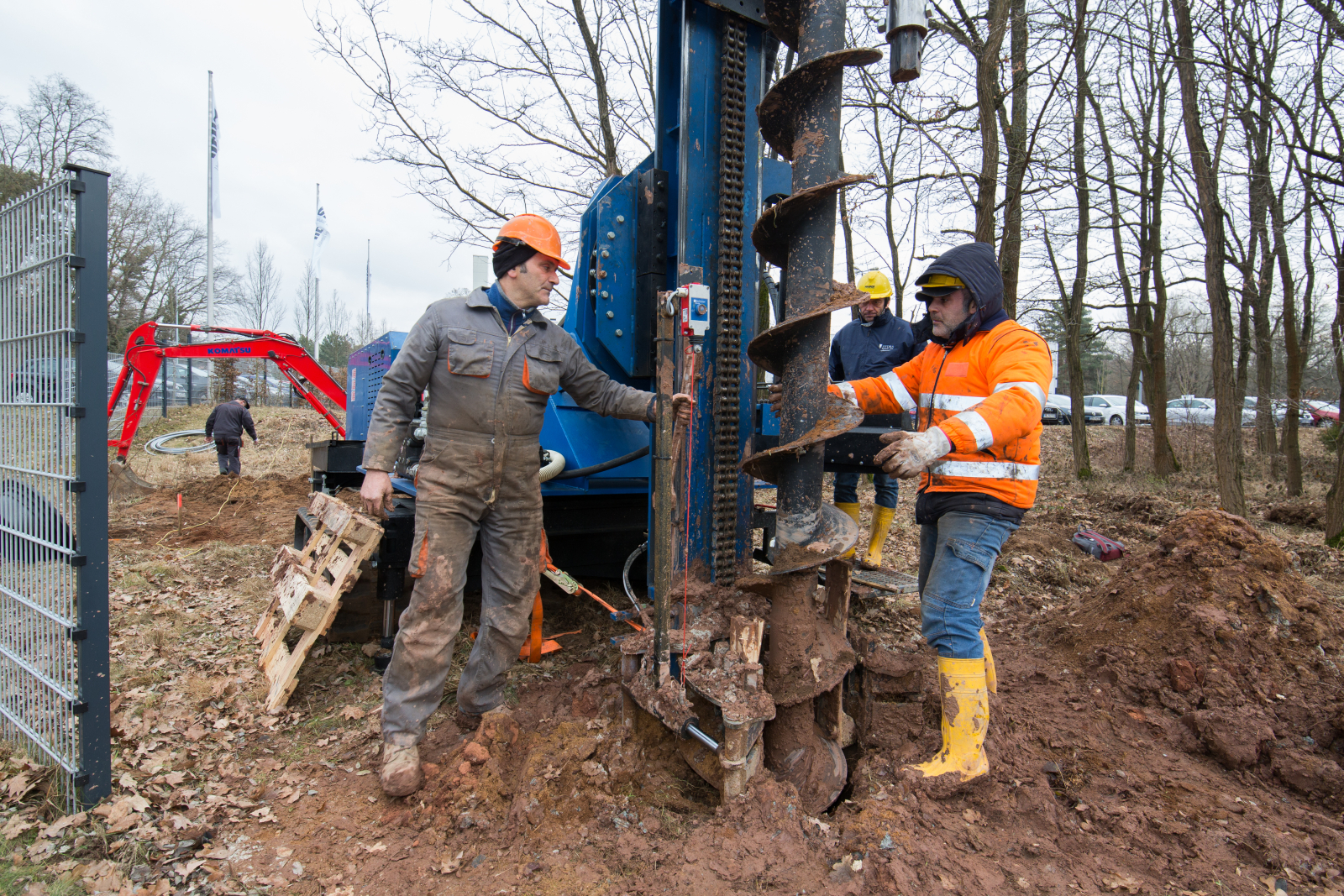 mehrteiliges Bohrgestänge auf Testgelände Erlangen-Eltersdorf