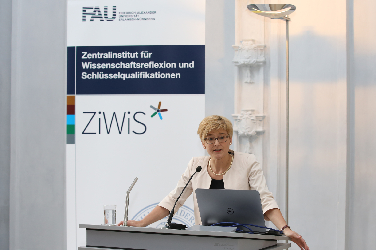 Prof. Dr. Kärin Nickelsen, LMU