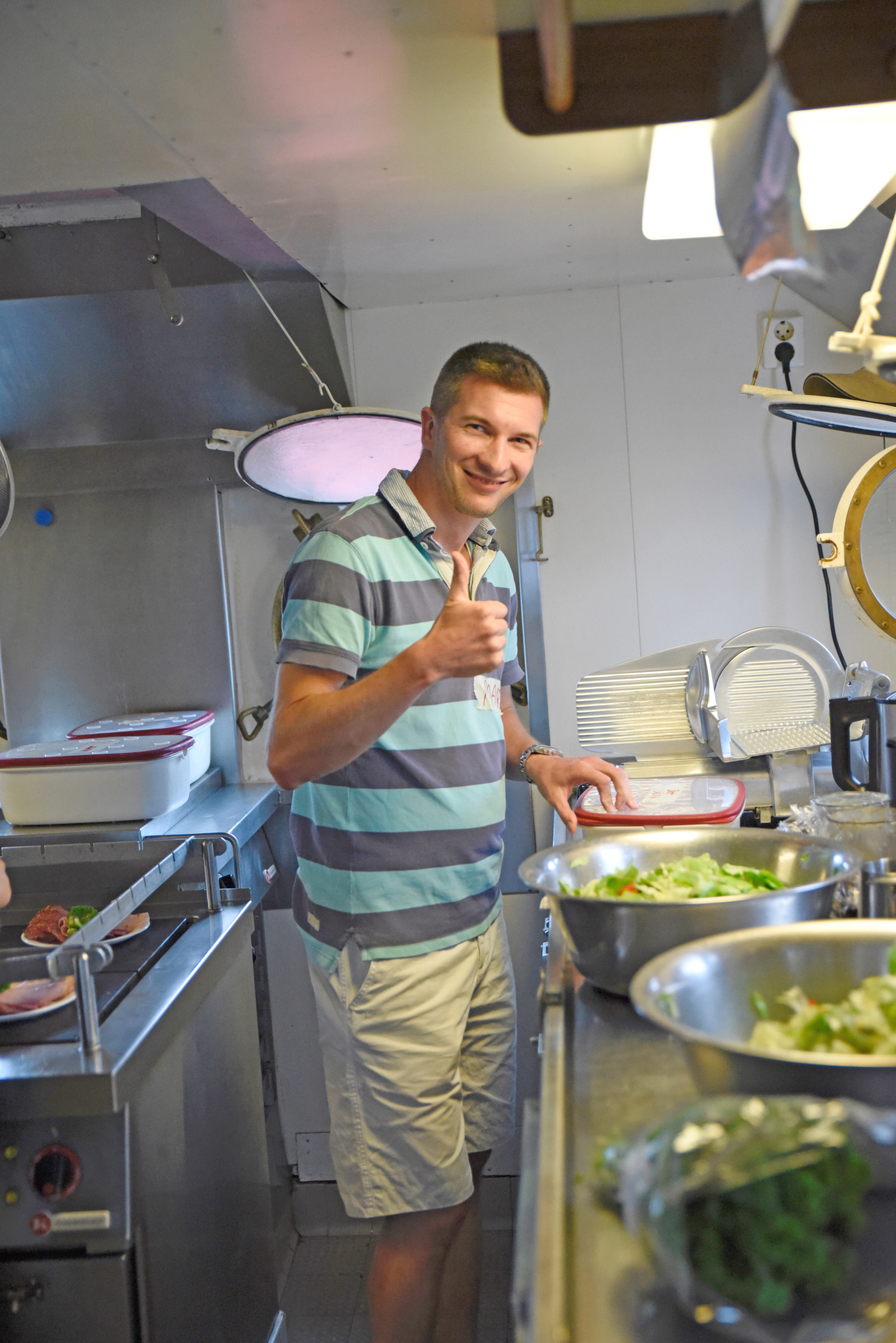 Martin Müller vom Lehrstuhl für Fertigungsautomatisierung und Produktionssystematik (FAPS) der FAU in der Backschaft.