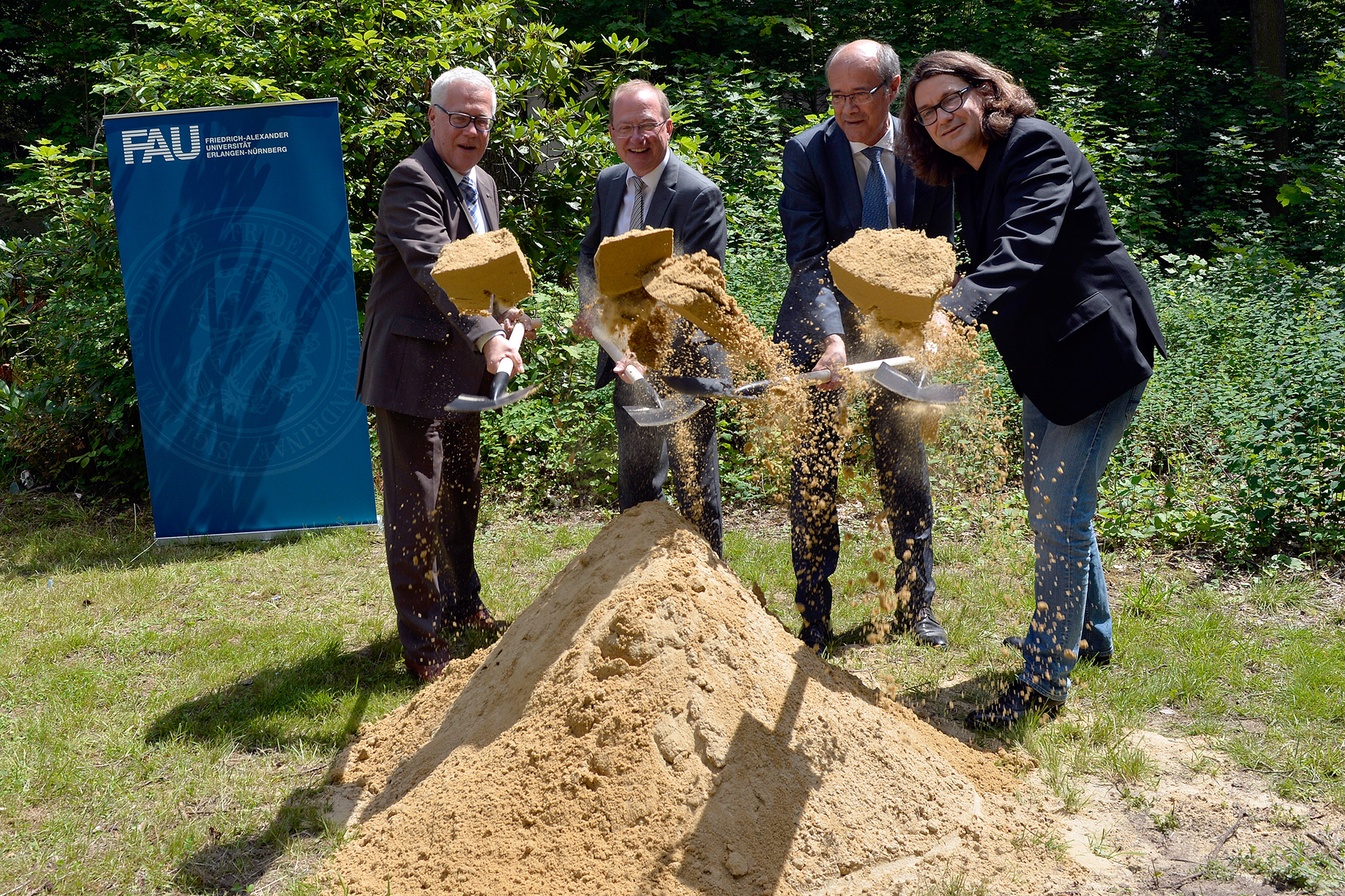 Spatenstich für ein neues Gästehaus (Villa Jordan) der FAU