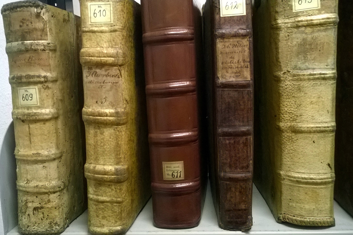 Mittelalterliche Handschriften ohne die schützende Buchkassette. (Bild: FAU/Gisela Gläser)