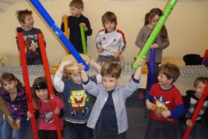 Die Musikalische Grundschule macht Musik zu einem festen Bestandteil des schulischen Alltags. (Bild: Musikalische Grundschule)