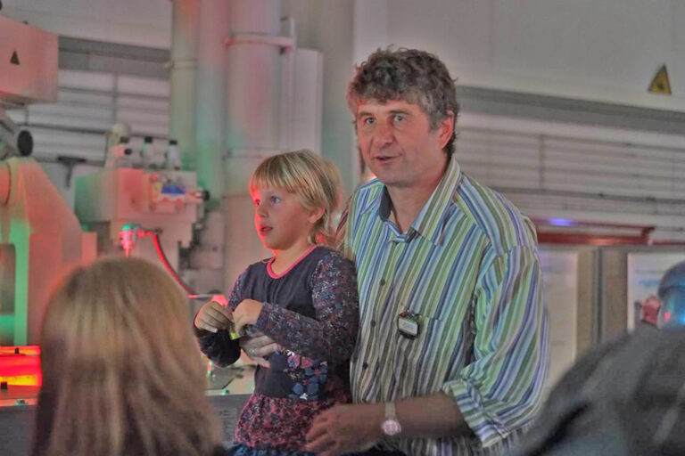 Welt der Werkstoffe bei der Langen Nacht