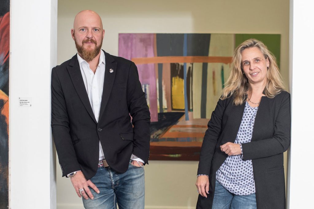 Jan Thorleiv Bunsen und Ulrike Götz im Ausstellungsraum ihrer Galerie. (Bild: Tanja Elm)