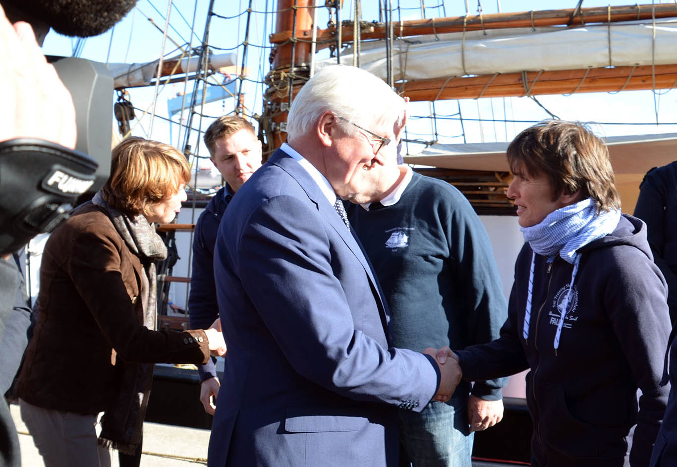 Steinmeier begrüßt Ruth Merk