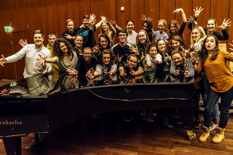 Die Crew arbeitet mit voller Power auf die Premiere am 19. April 2018 hin. (Bild: FAU/Hans von Draminski)