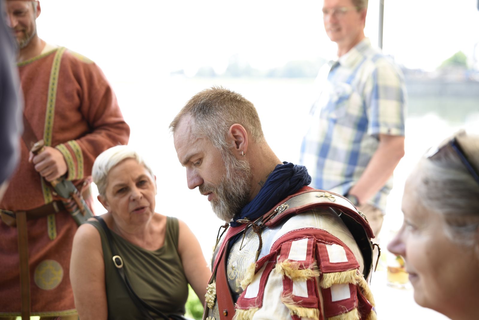 Mann im Römerkostüm