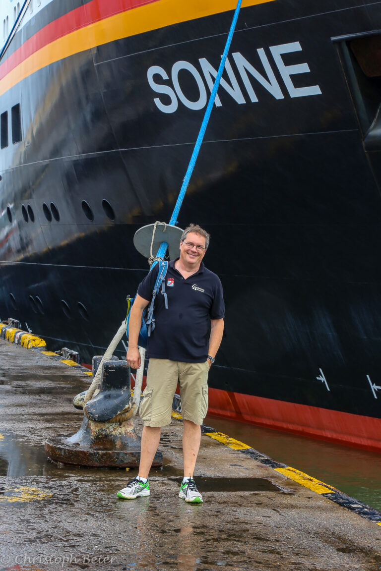 FAU-Geologen untersuchen auf Forschungsreise im Südwestpazifik Unterwasservulkane