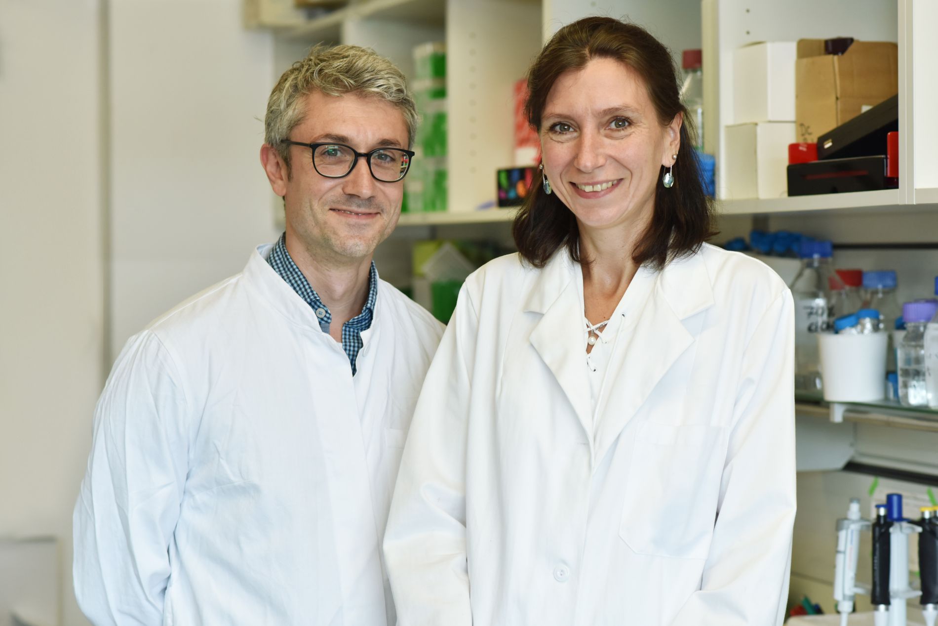 Bäuerle und Bozec im Arztkittel