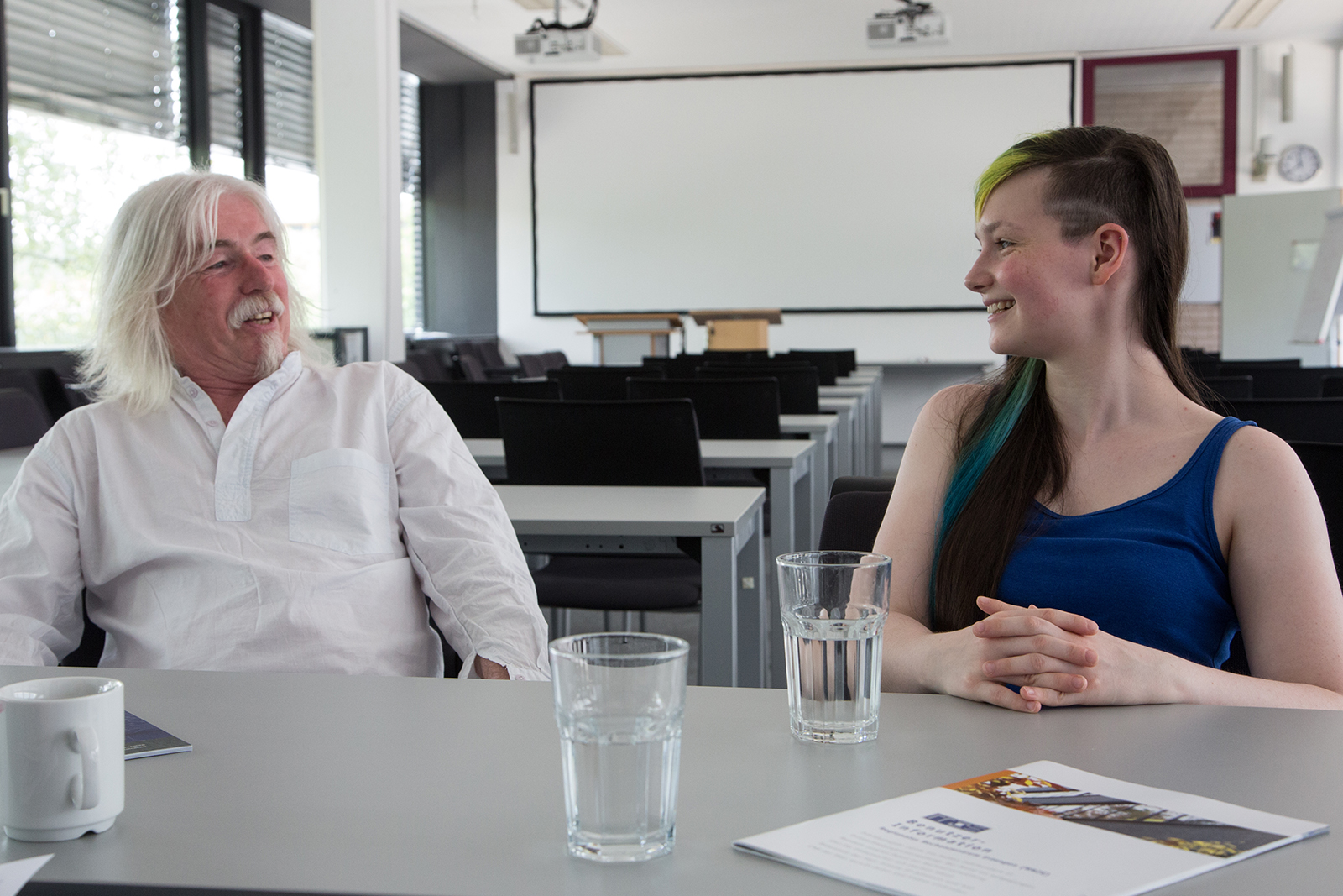 Dippel und Seidel am Tisch