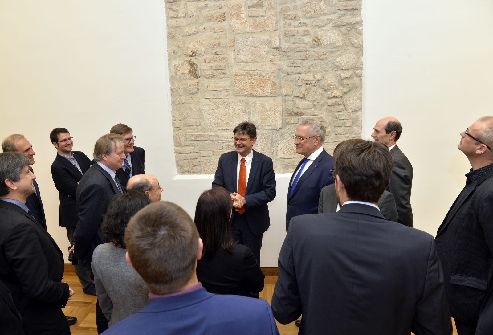 Präsident spricht vor Gruppe