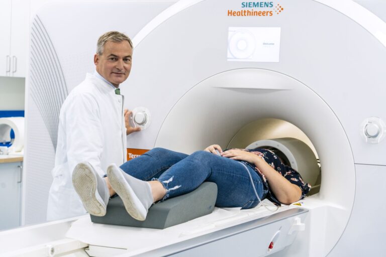 Deutschlandfunk: Präzisere Diagnosemöglichkeiten durch Hochfeld-Magnetresonanz