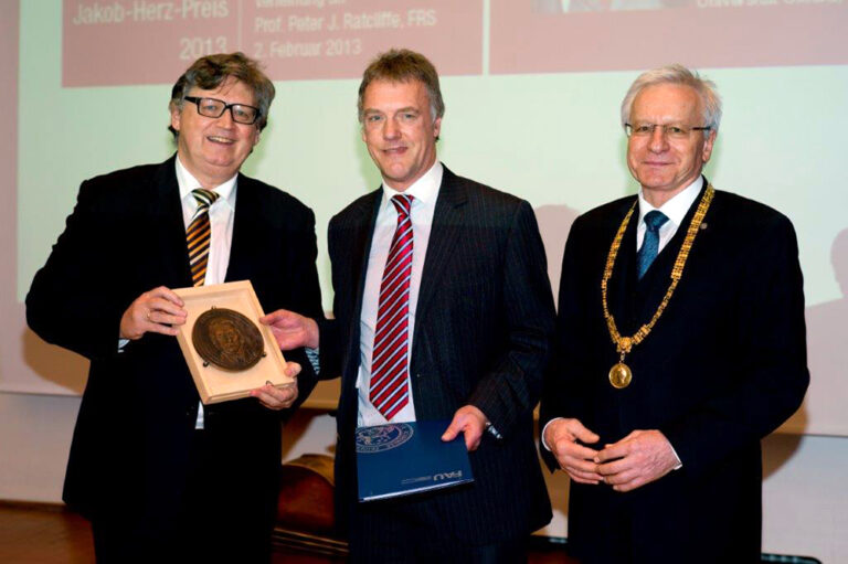 Jakob-Herz-Preisträger Sir Peter Ratcliffe erhält Medizin-Nobelpreis