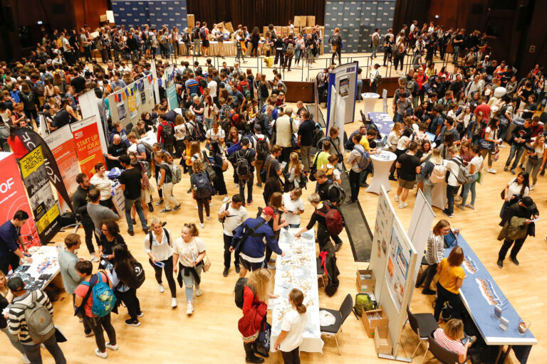 Großer Andrang bei Erstsemesterbegrüßung