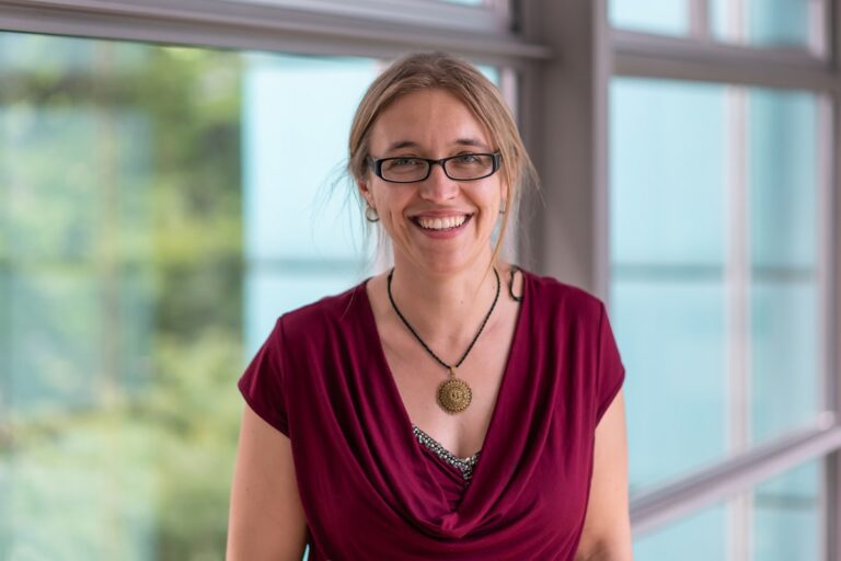 Genschere im Labor erfolgreich gegen HIV-verwandtes Virus eingesetzt