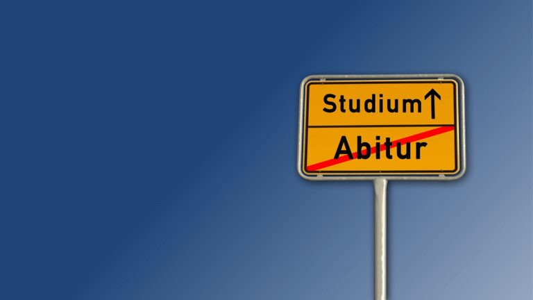 Online-Vorträge „Von der Schule zur Uni: Wege zum Studium“