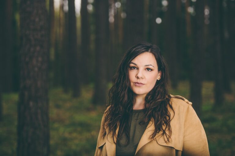 Aus dem Backstage ins Rampenlicht