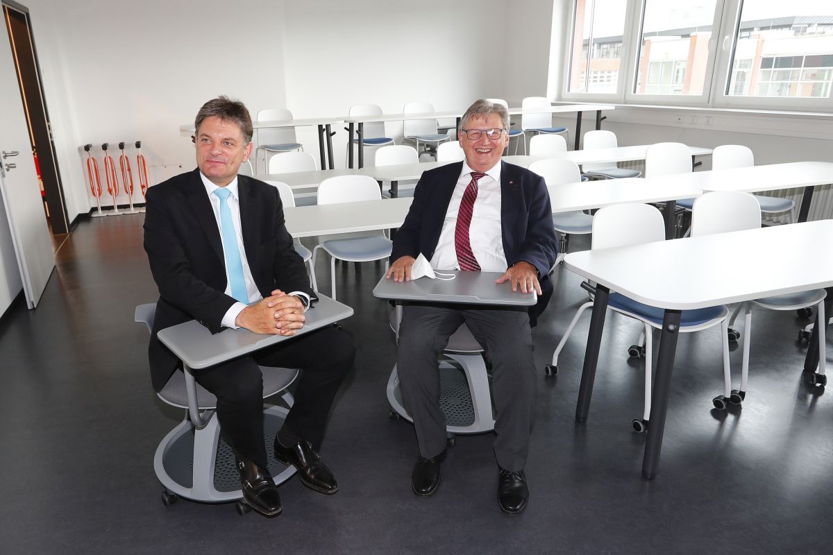 Prof. Dr. Jürgen Schüttler, Prodekan für den MCO und Prof. Dr. Joachim Hornegger Präsident der Universität Erlangen-Nürnberg