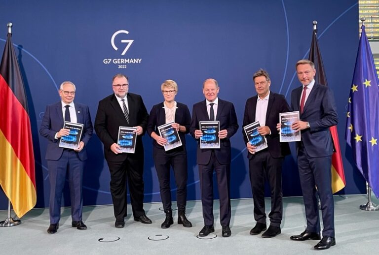 Gaskommission unter Vorsitz von Prof. Grimm hat Maßnahmenplan an die Regierung übergeben