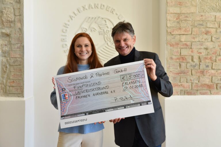 Spende für Universitätsbund