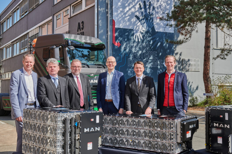 FAU forscht gemeinsam mit MAN an den Antrieben der Zukunft