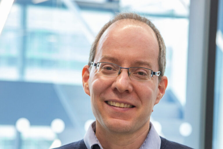 Neu an der FAU: Prof. Dr. Frederik Graw