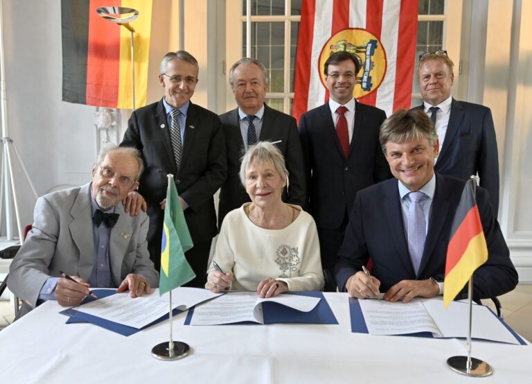 „Blumenau-Niesel-Stiftung“ an der FAU