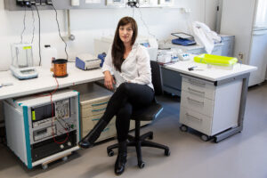 Danijela Gregurec in einem Labor.