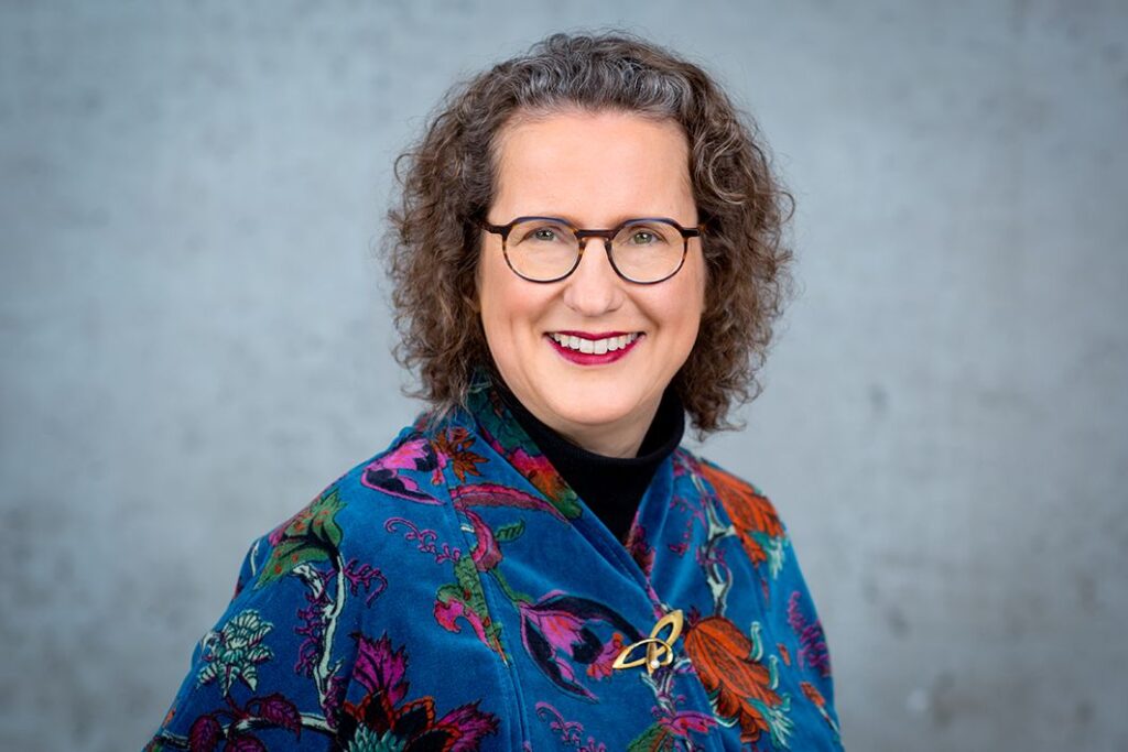Prof. Dr. Christina Strunck