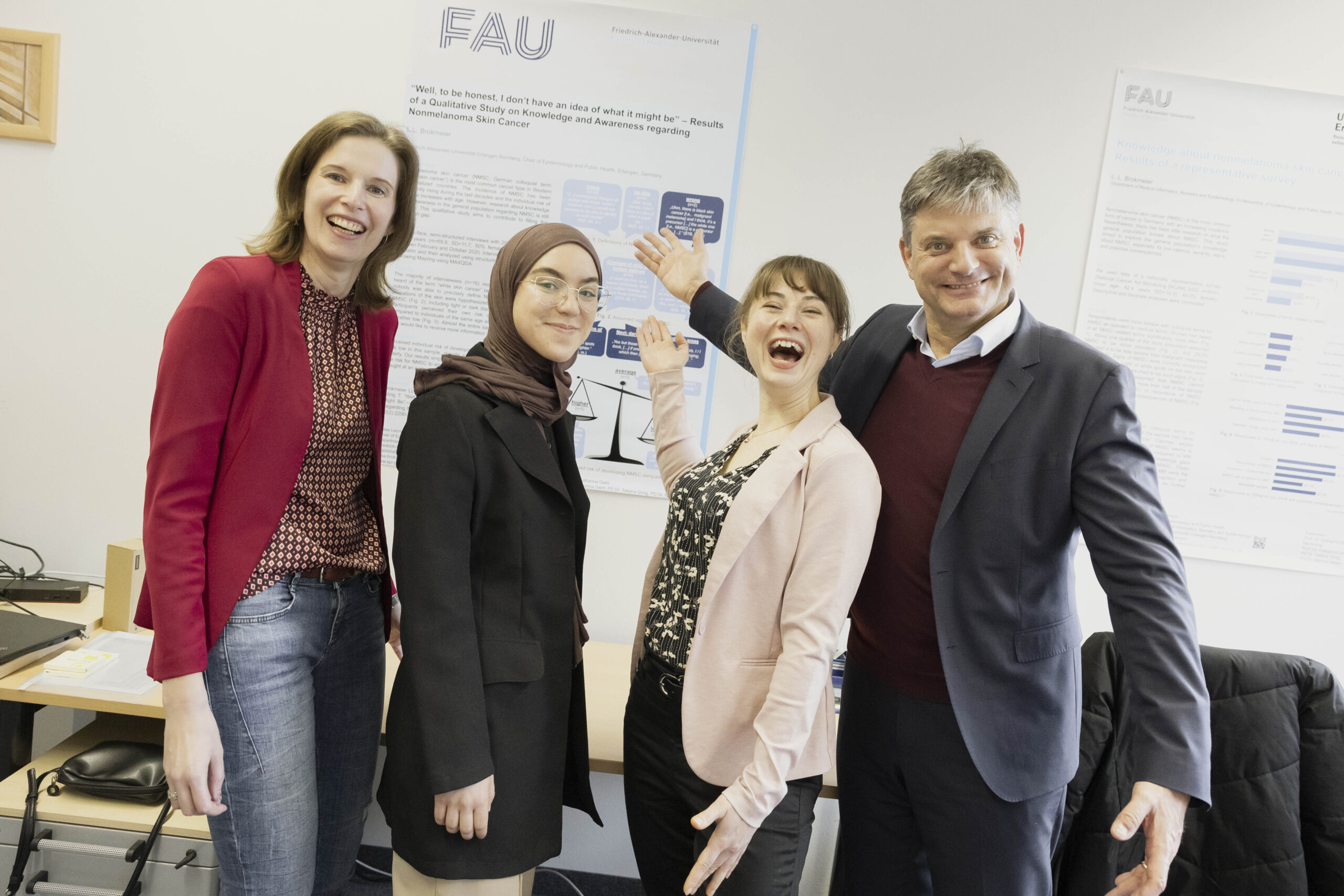 Gruppenbild mit FAU-Präsident Joachim Hornegger.