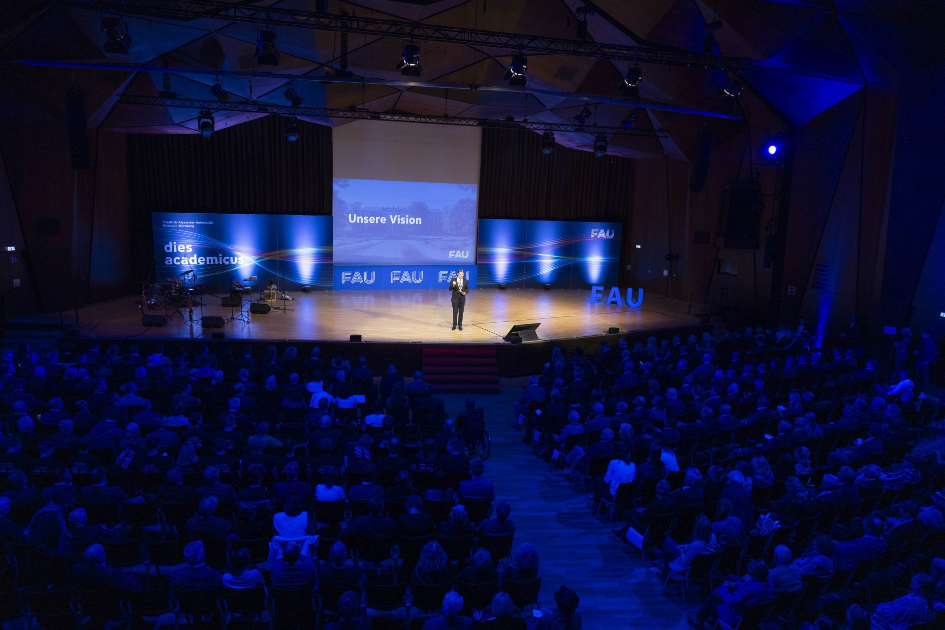 Blick auf die Bühne beim Dies academicus.