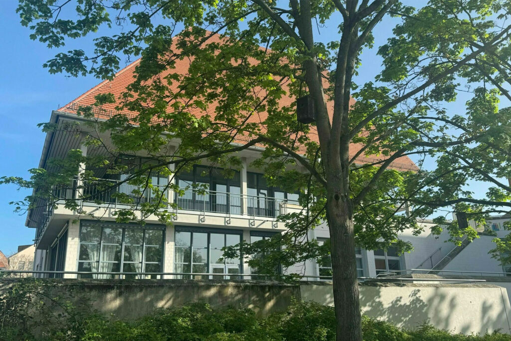 Man sieht die Insel Schütt der FAU.