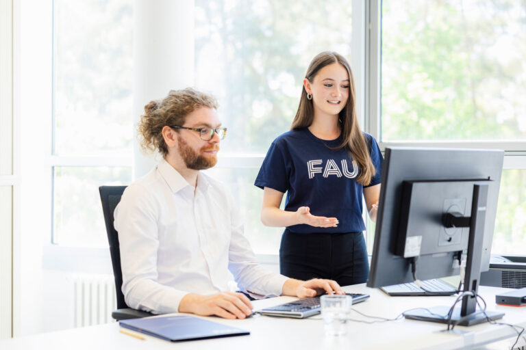 Zulassungsstelle und Masterbüro