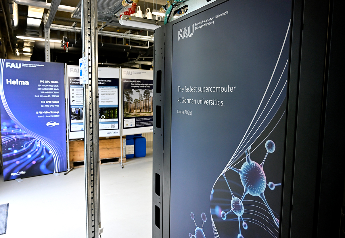 Ausschnitt des Serverraumes von Helma, dem Supercomputer